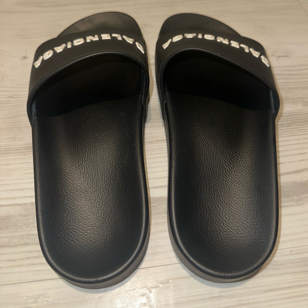 Balenciaga pool slides size 8 - Picture 4 of 7